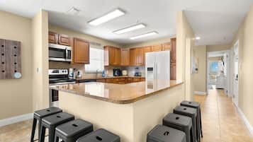 Condo (2 Bedrooms) | Property amenity