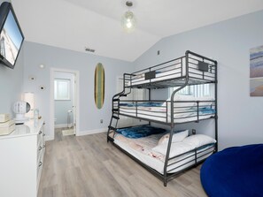 House, Multiple Beds, Patio, Ocean View | 3 bedrooms, individually decorated, individually furnished, free WiFi - Casita Del Mar (Palm Coast)