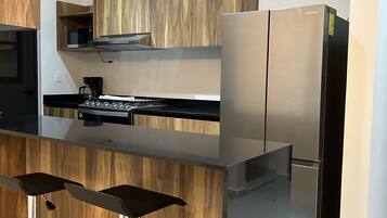 Fridge, microwave, oven, stovetop