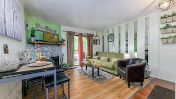 Condo, Multiple Beds, Balcony | Private kitchen | Fridge, microwave, oven, stovetop