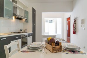 Four, plaque de cuisson