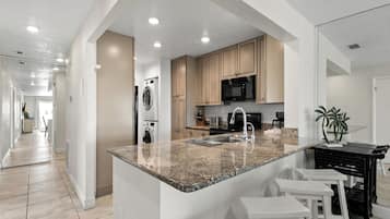 Condo (2 Bedrooms) | Property amenity