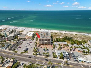 Condo (2 Bedrooms) | Property amenity