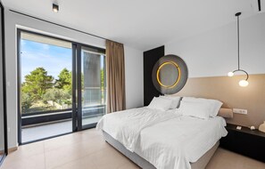 4 bedrooms, free WiFi, bed sheets - Pet friendly home in Vodice with sauna (Vodice)