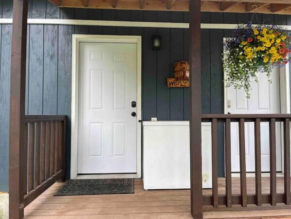 Exterior detail - Outdoorsy cabin by the Kenai river
 (Kenai)