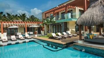 Alberca al aire libre