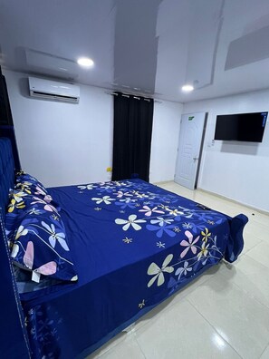 1 chambre, fer et planche à repasser, Wi-Fi, draps fournis