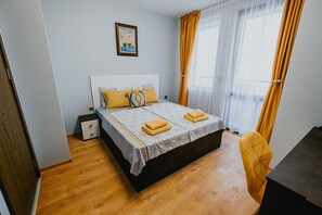 Suite Deluxe, 2 camere da letto, balcone, vista baia | 2 camere, con stile personalizzato, con arredamento individuale