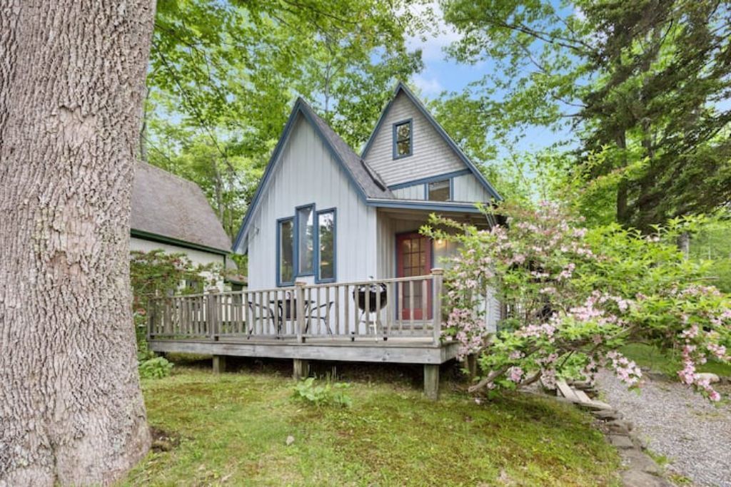 The Nightingale - Beautifully Updated Seaside Cottage