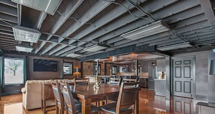 The Boardroom - Unique work/live space! Pay for 4 days, stay for 28 days!