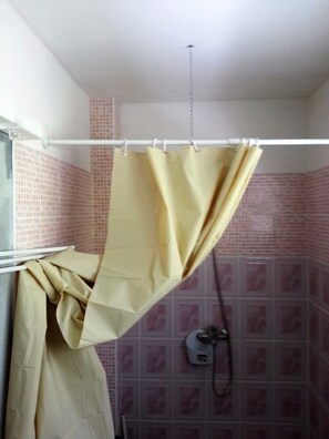 Dusche, Handtücher, Toilettenpapier