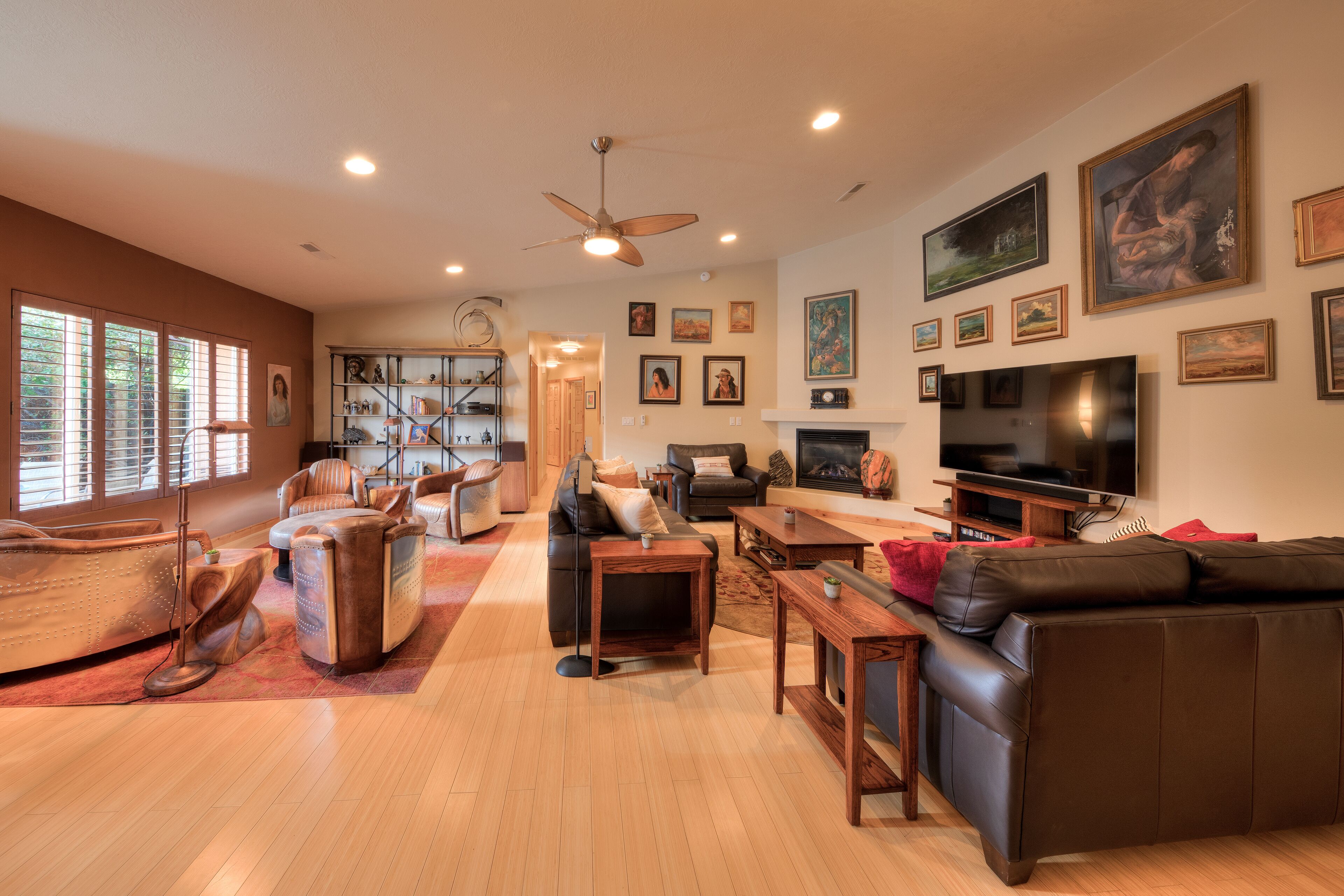 Luxury House, Multiple Beds, Hot Tub, Mountain View | Living area | 55-inch Smart TV with satellite channels, TV, fireplace