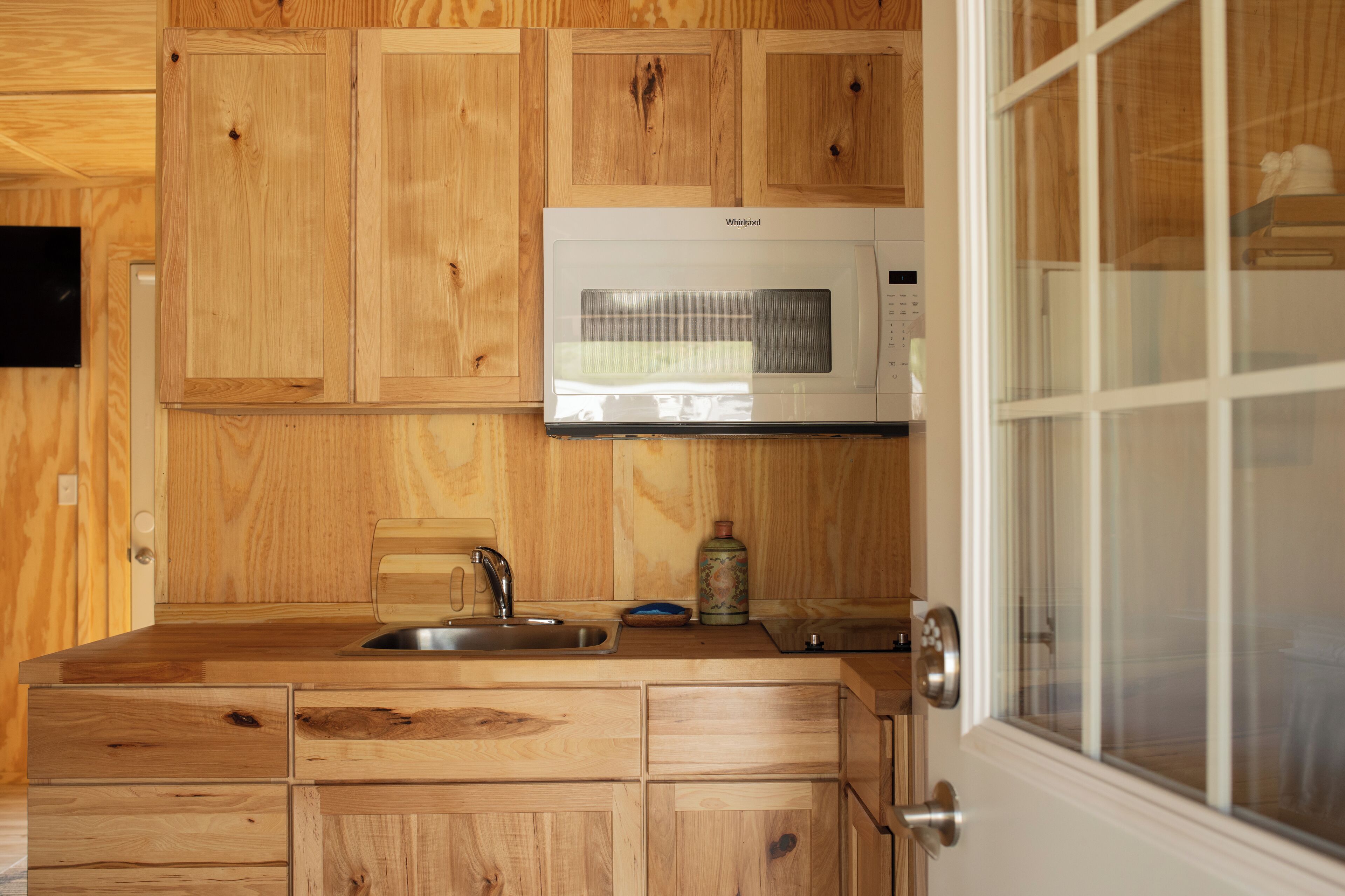 Wagon Wheel Suite #5 (2 Queen Beds) | 私人廚房 | 大型冰箱、微波爐、爐台、咖啡機/沖茶器