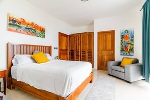 1 slaapkamer, een strijkplank/strijkijzer, gratis wifi, beddengoed