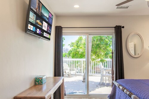 Comfy Red Farmhouse gives you Rest and Relaxation