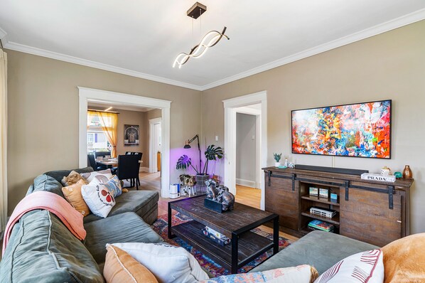 Smart TV, video games