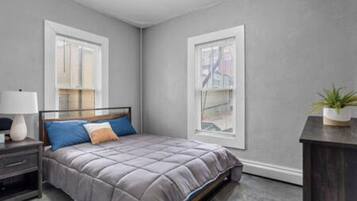 2 bedrooms, iron/ironing board, free WiFi, bed sheets