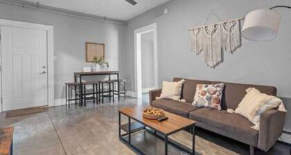 Lovely 2-bedroom apartment in Sherman Hill-4