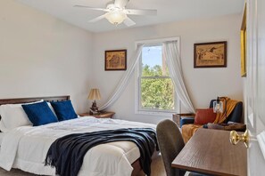 3 quartos, escrivaninha, Wi-Fi, roupa de cama