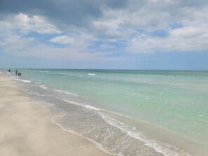 Liegestühle, Strandtücher