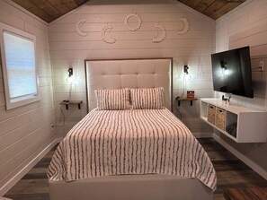 1 bedroom, desk, iron/ironing board, free WiFi