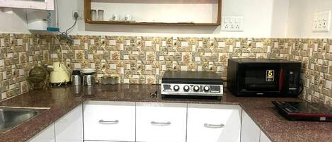 Fridge, microwave, stovetop