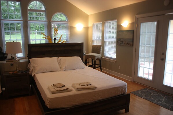 1 soverom, skrivebord, wi-fi og sengetøy