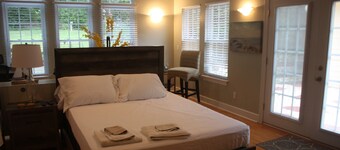 Villas @ Lake Ella: 1br/2queen-1bth-Kitchenette