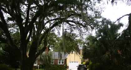 Villas @ Lake Ella: 1br/2queen-1bth-Kitchenette