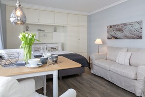 Unclassified image, 5 of 18, button - Schickes Stranddomizil in der 4. Etage, in Direkter Lage zum Strand - Andreas-dirks-straße 5 (Sylt)