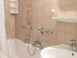 Hårføner og håndklær