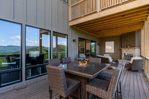 Outdoor dining - Blue Ridge Sanctuary at Blue Ridge Mountain Club - hot tub, 3 king suites and great views! (Boone)