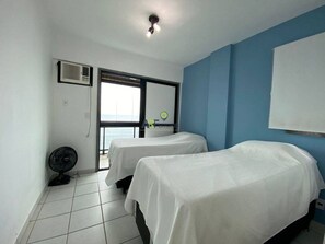 3 habitaciones, tabla de planchar con plancha, wifi y ropa de cama