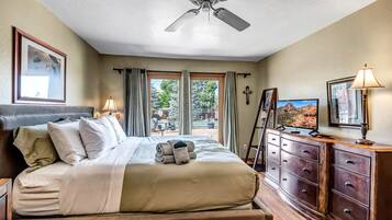 3 dormitorios, escritorio, tabla de planchar con plancha y wifi