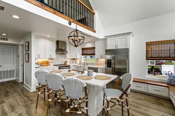 Kühlschrank, Ofen, Herdplatte, Geschirrspüler