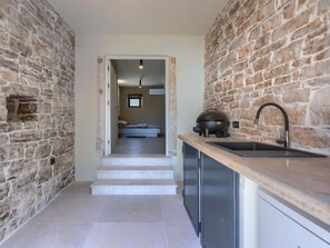 Refrigerador, microondas, horno y lavavajillas