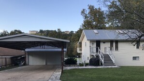 Exterior - Awesome view of and access to Lake Austin! Super nice EISD family home! (Austin)