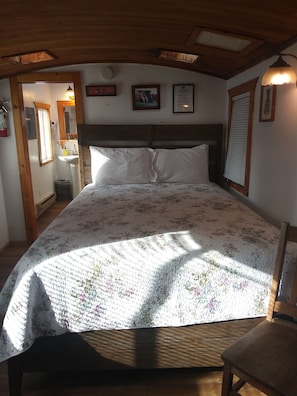 The Northern Pacific Caboose | Individually decorated, individually furnished, bed sheets - Iron Horse Inn Bed & Breakfast (Cle Elum)