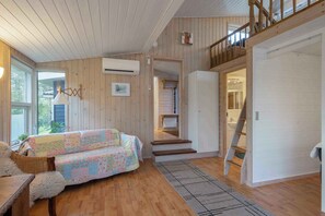 Fireplace, DVD player, stereo