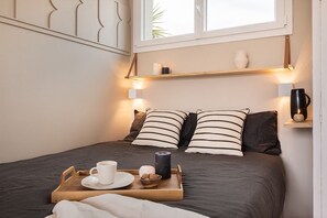 Bügeleisen/Bügelbrett, kostenloses WLAN, Bettwäsche