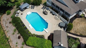 Outdoor pool, a heated pool