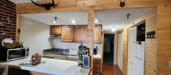 The Old West Rustic Cabin at River Ranch Resort! 103