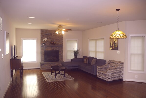 Springfield Virginia Weather Family Friendly Luxury Villa in Springfield VA Reviews, Deals & Photos ...