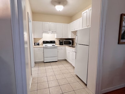 Spacious Stylish One Bedroom Apartment