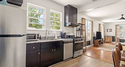 The Christian House - Downtown Hammond