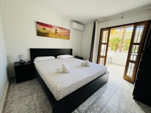 3 bedrooms, iron/ironing board, Internet, bed sheets