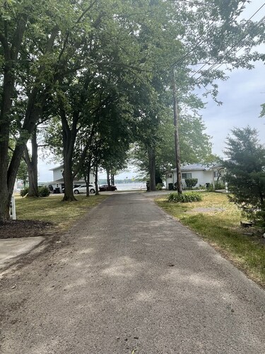 Devils Lake Cottage Dock Private Fenced Yard Grill Yard Games Boat rental