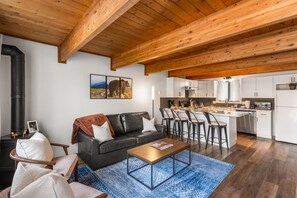 Smart TV, chimenea, Netflix, servicios de streaming