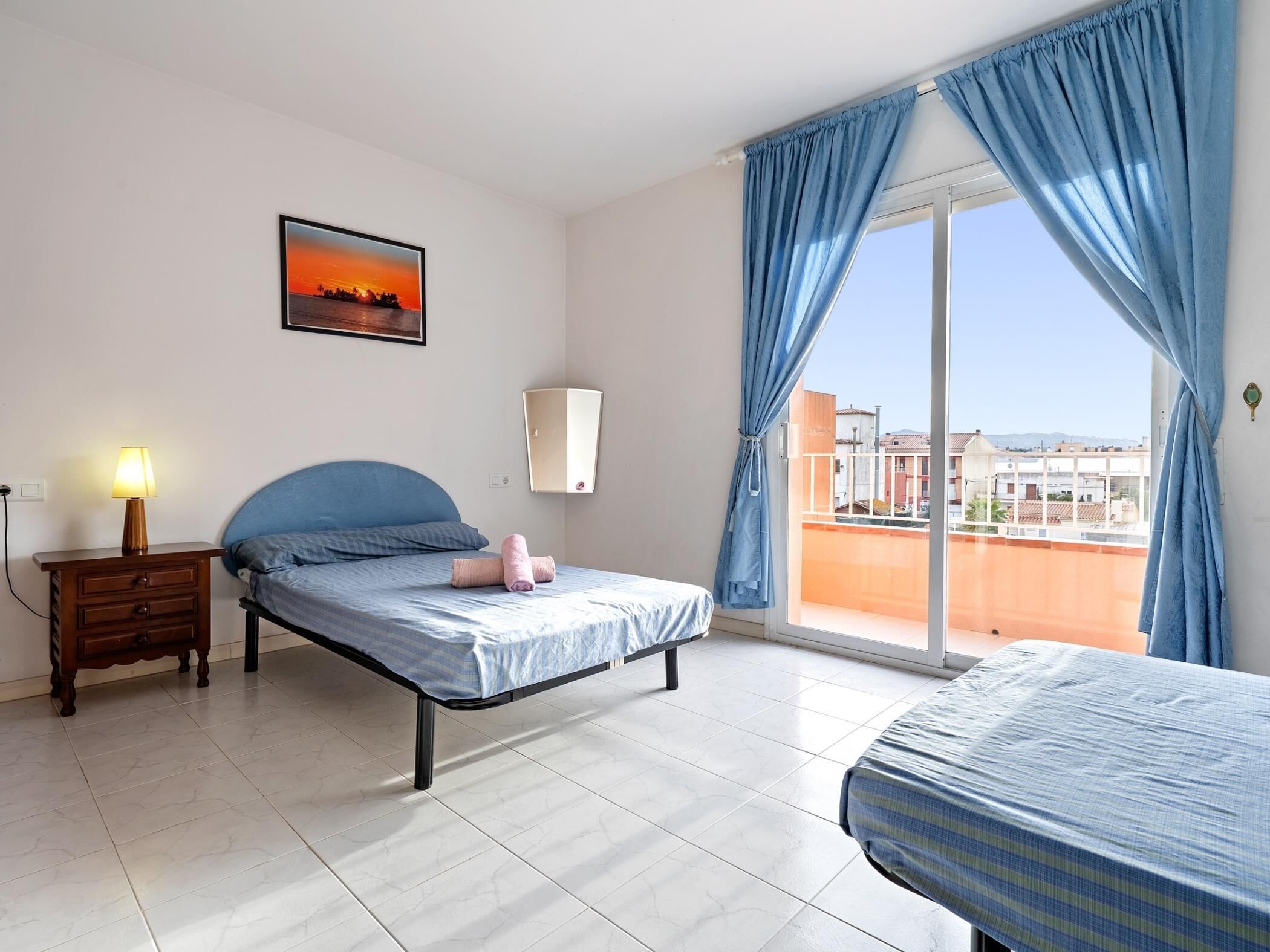 4 dormitorios, tabla de planchar con plancha, wifi y ropa de cama