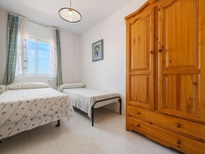 4 dormitorios, tabla de planchar con plancha, wifi y ropa de cama